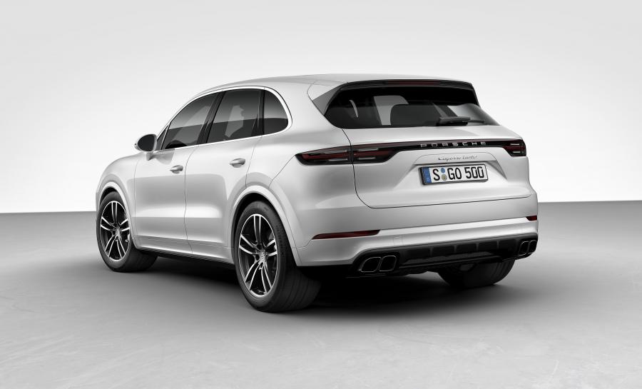  Porsche Cayenne Turbo 2017 года  (WW) (фото 36 из 45)